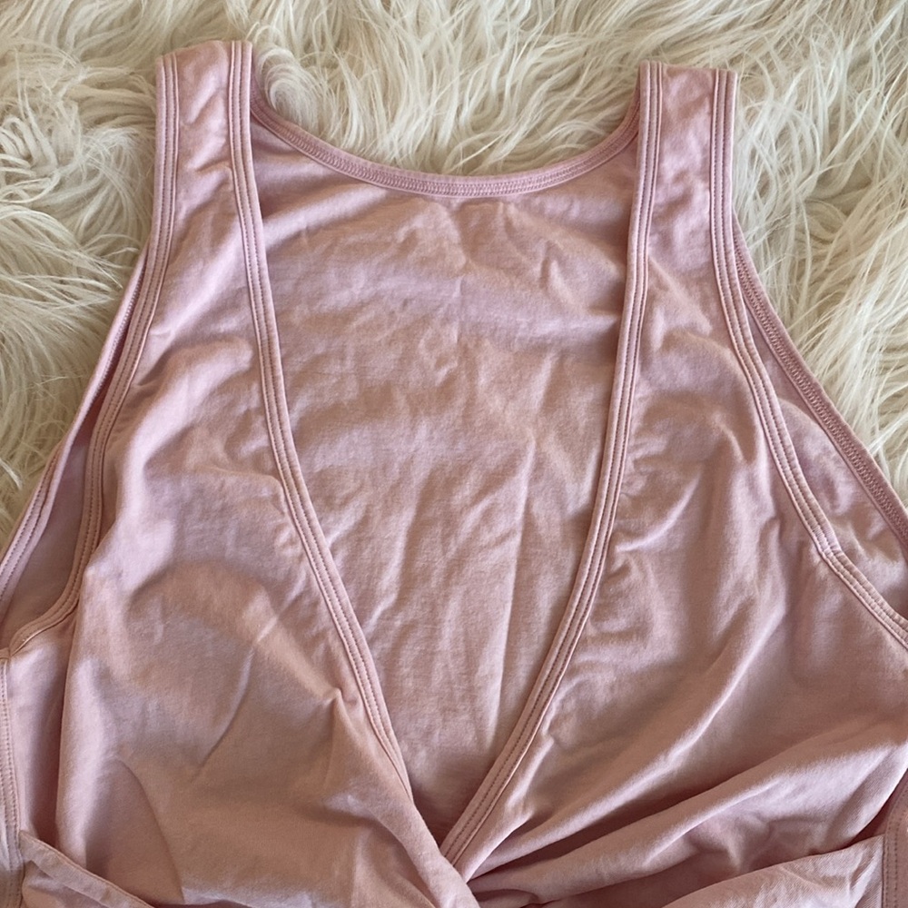 LULULEMON Athletica twist back tank - Picture 3 of 9